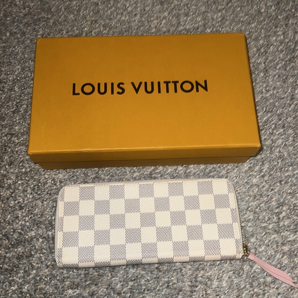 Louis Vuitton Damier Aurz wallet